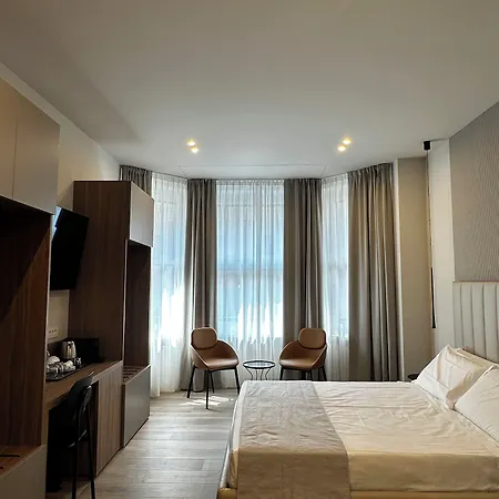 Aparthotel Durini 4*