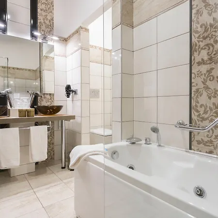 Hotel apartamentowy Durini 4*